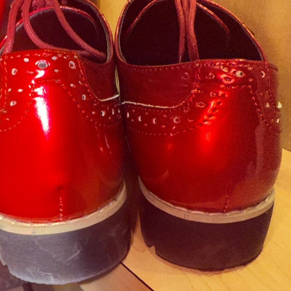 Red Oxford Women's Shoes - Picture 3 of 5